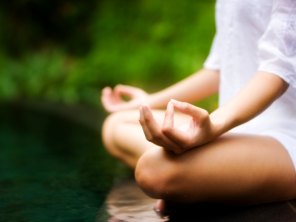 A meditação é um passo para o autoconhecimento e para internalizar a felicidade.