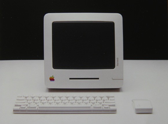 Um estudo de Hartmut Esslinger para o Macintosh.